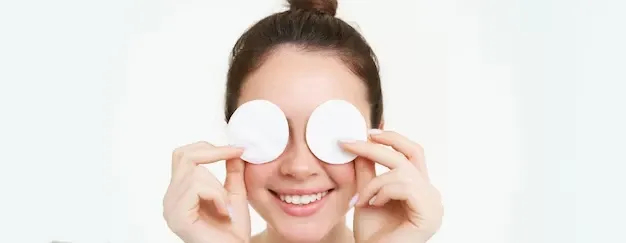 How to Properly Clean the Nose Pads of Your Glasses for a Fresh Look